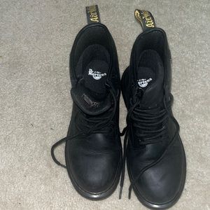 Women’s size 6 Dr. Martens